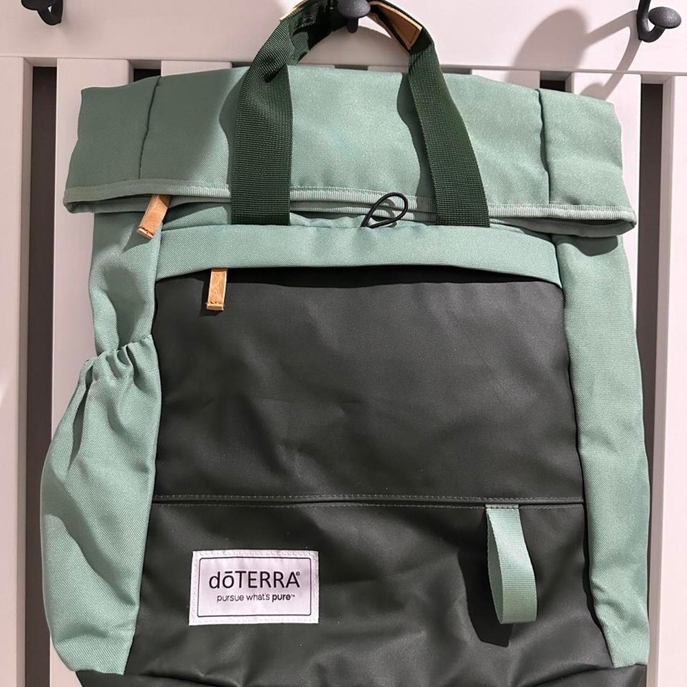 NWOT dōTERRA Sage Green Sustainable Commuter Daypack
